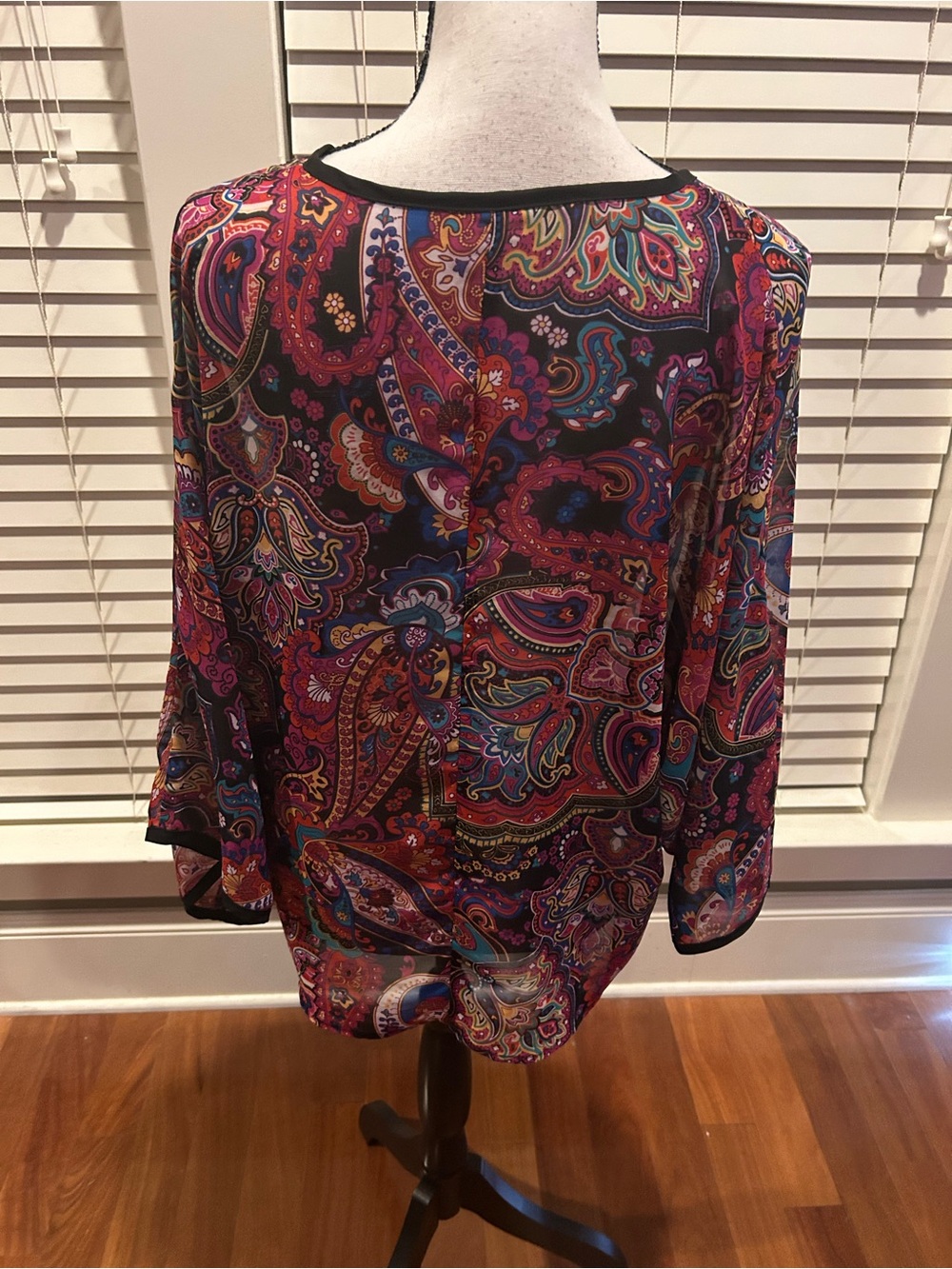 Chenault Multi-Color Paisley Tie-Front Blouse size L - Picture 4 of 7